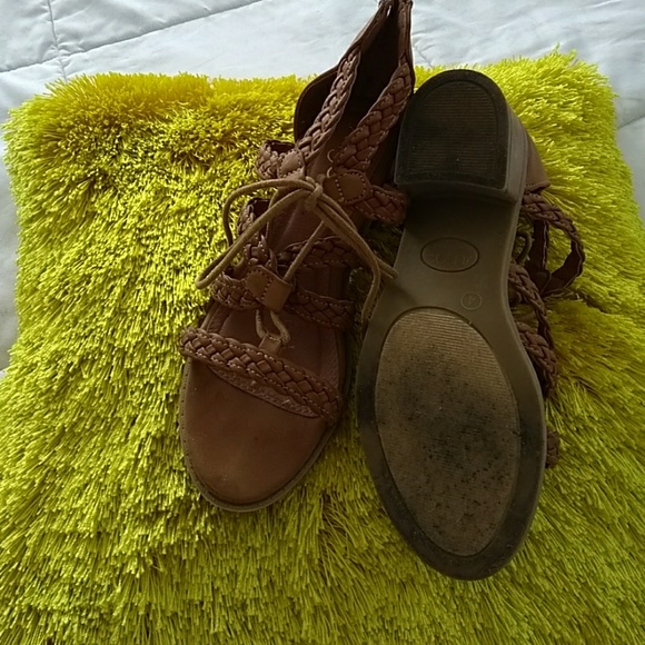 Sandal - Picture 3 of 3